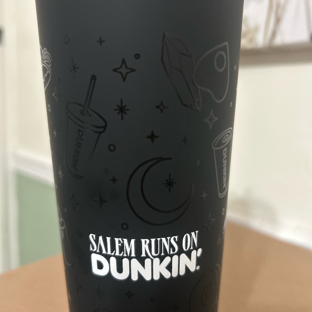 NEW Dunkin' Donuts “Salem Runs on Dunkin” Black Tumbler with Removable Straw - Picture 4 of 4